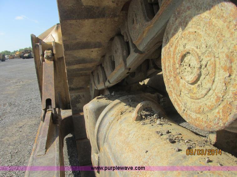 image for item E7834 1996 Caterpillar D6R XL dozer