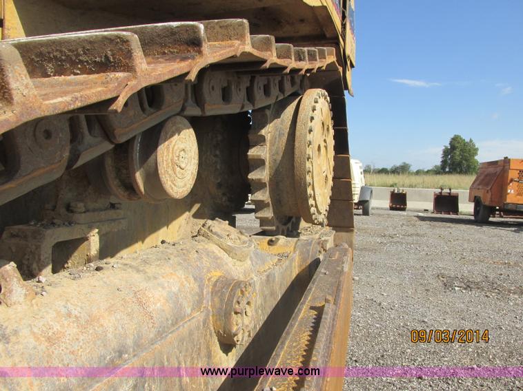 image for item E7834 1996 Caterpillar D6R XL dozer