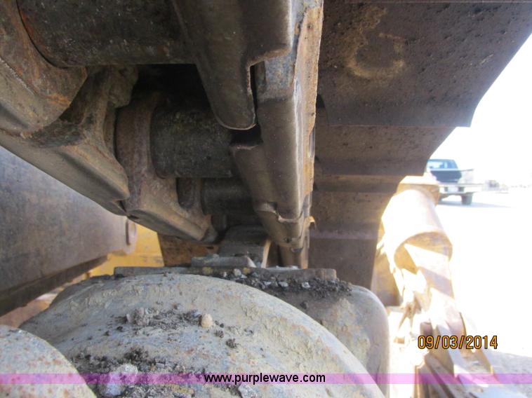 image for item E7834 1996 Caterpillar D6R XL dozer