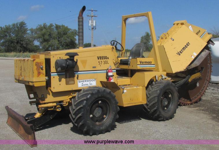 image for item E7861 2000 Vermeer V8550A rock saw