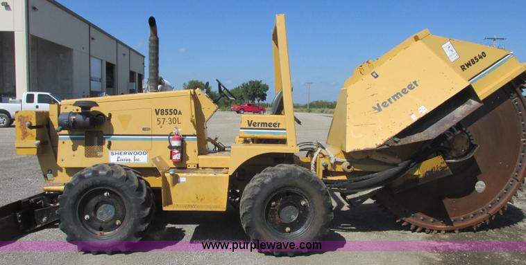 image for item E7861 2000 Vermeer V8550A rock saw