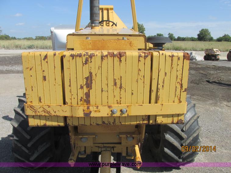 image for item E7861 2000 Vermeer V8550A rock saw