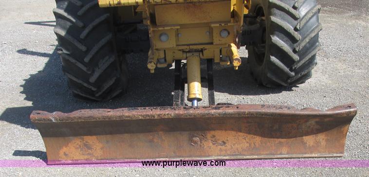 image for item E7861 2000 Vermeer V8550A rock saw