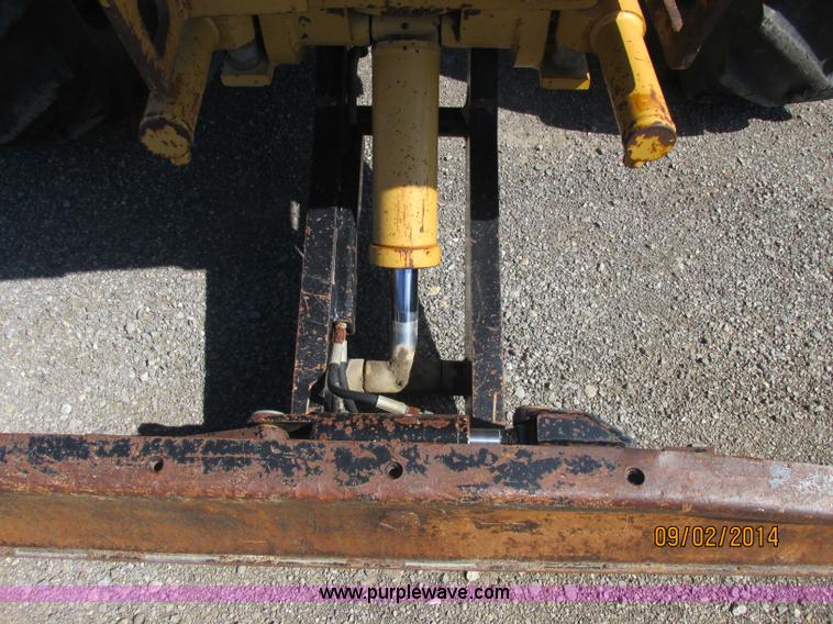 image for item E7861 2000 Vermeer V8550A rock saw