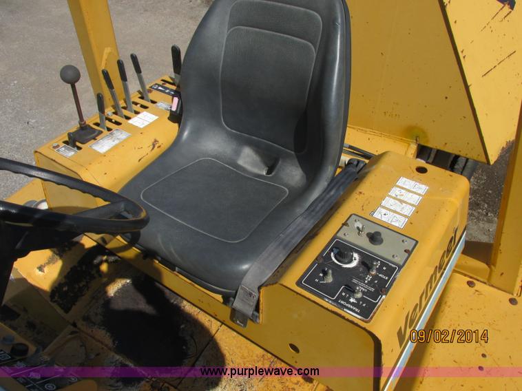 image for item E7861 2000 Vermeer V8550A rock saw