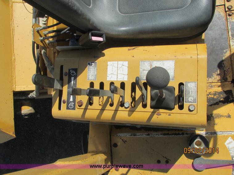 image for item E7861 2000 Vermeer V8550A rock saw