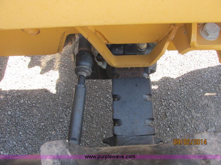 image for item E7861 2000 Vermeer V8550A rock saw