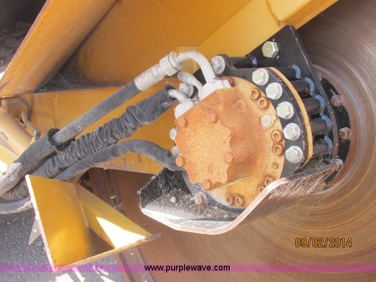 image for item E7861 2000 Vermeer V8550A rock saw