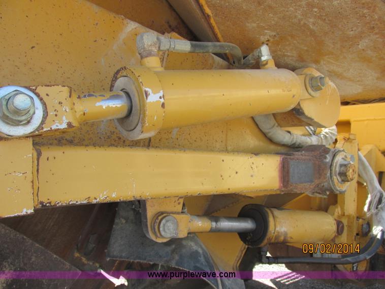 image for item E7861 2000 Vermeer V8550A rock saw