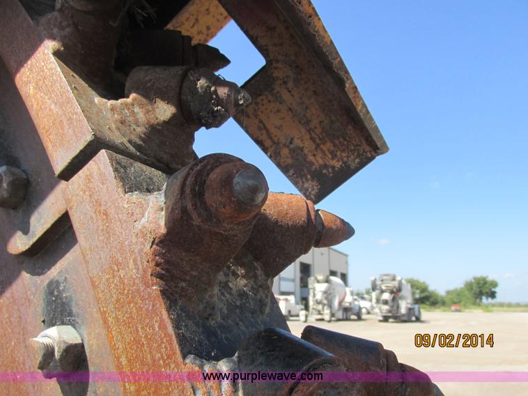 image for item E7861 2000 Vermeer V8550A rock saw