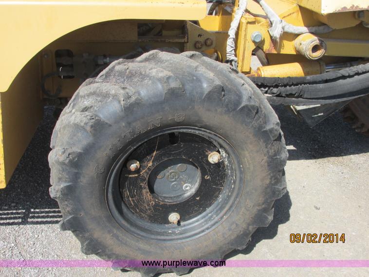 image for item E7861 2000 Vermeer V8550A rock saw