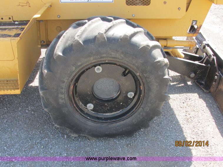 image for item E7861 2000 Vermeer V8550A rock saw