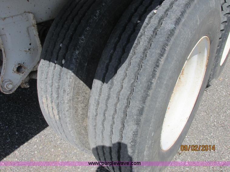 image for item E7864 2007 CPS SBD-240 bottom dump trailer