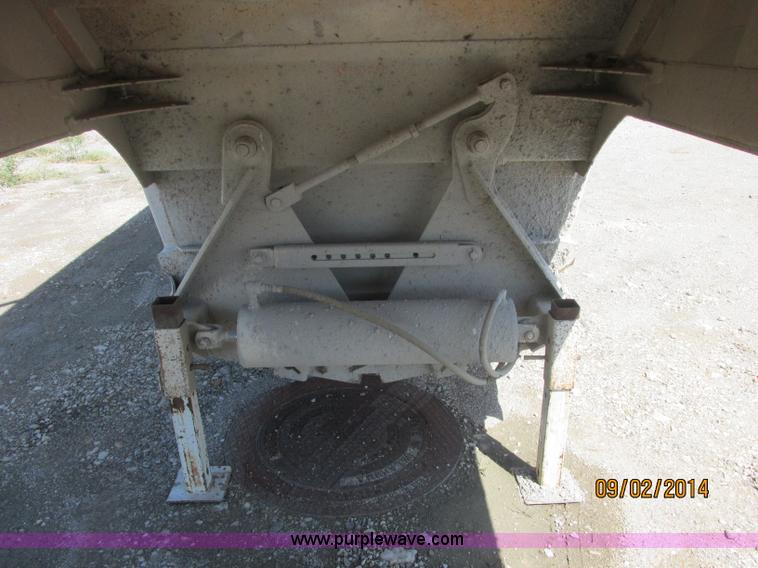 image for item E7865 2007 CPS LWBD-240 bottom dump trailer