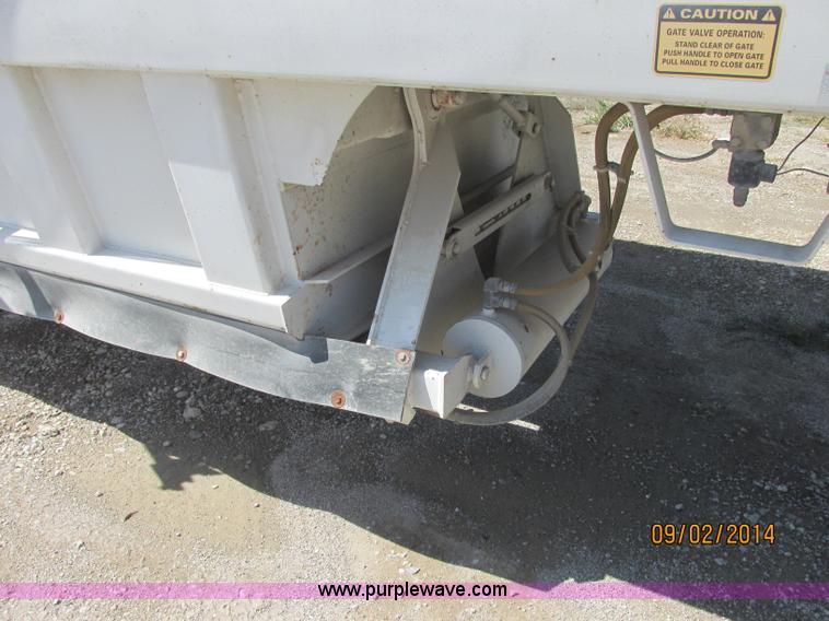 image for item E7865 2007 CPS LWBD-240 bottom dump trailer