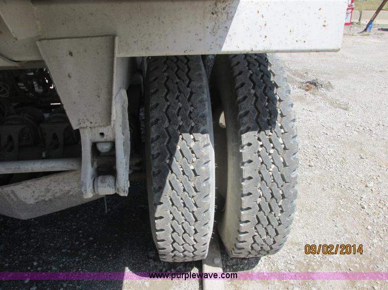 image for item E7865 2007 CPS LWBD-240 bottom dump trailer