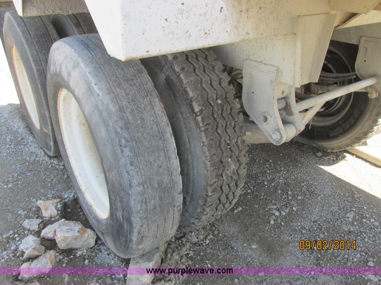 image for item E7865 2007 CPS LWBD-240 bottom dump trailer