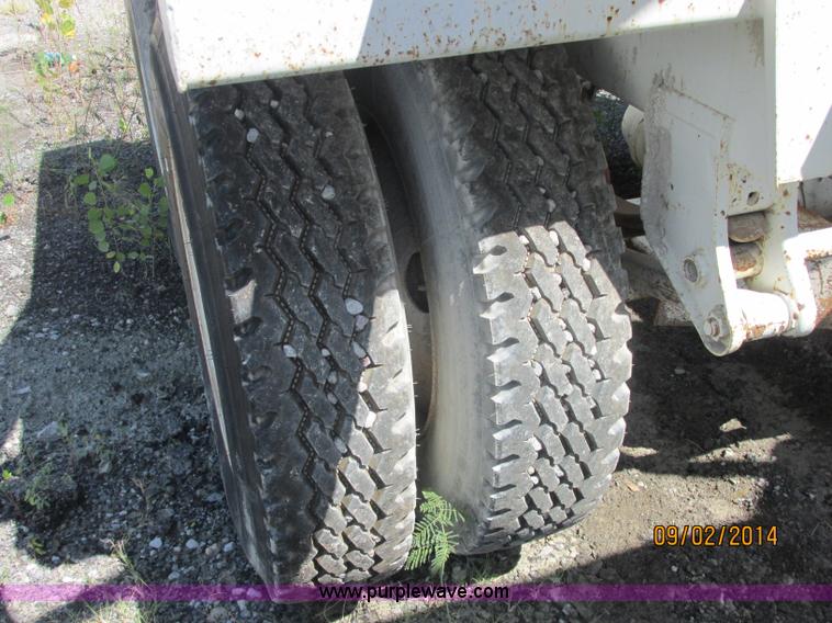 image for item E7866 2007 CPS SBD-240 bottom dump trailer