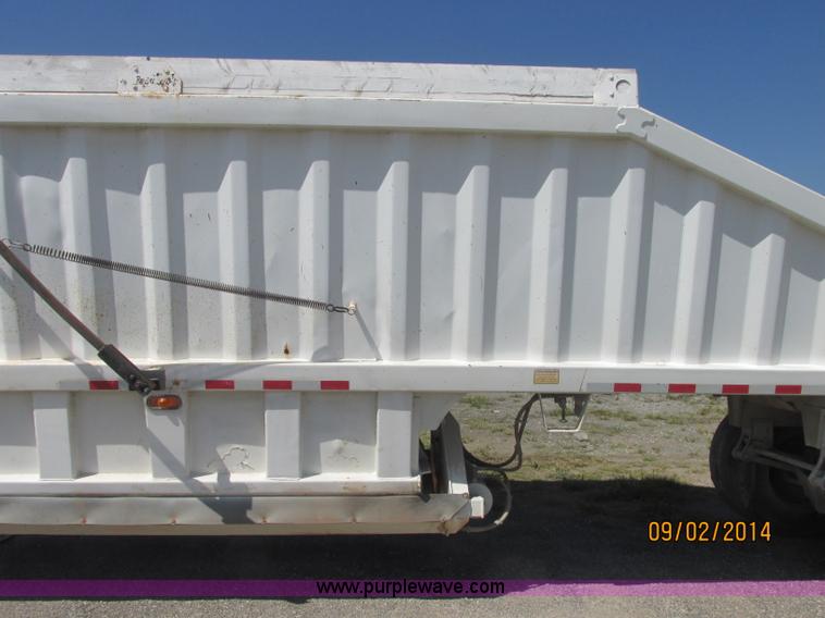 image for item E7867 2007 CPS SBD-240 bottom dump trailer