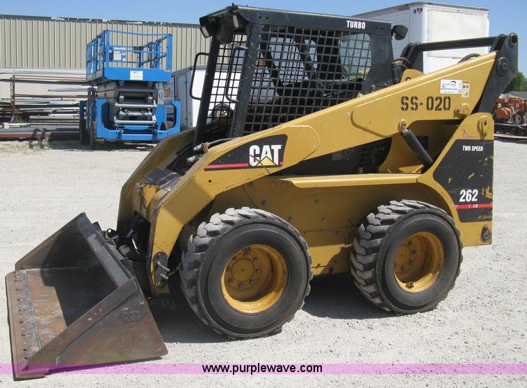 image for item E7871 2003 Caterpillar 262 skid steer