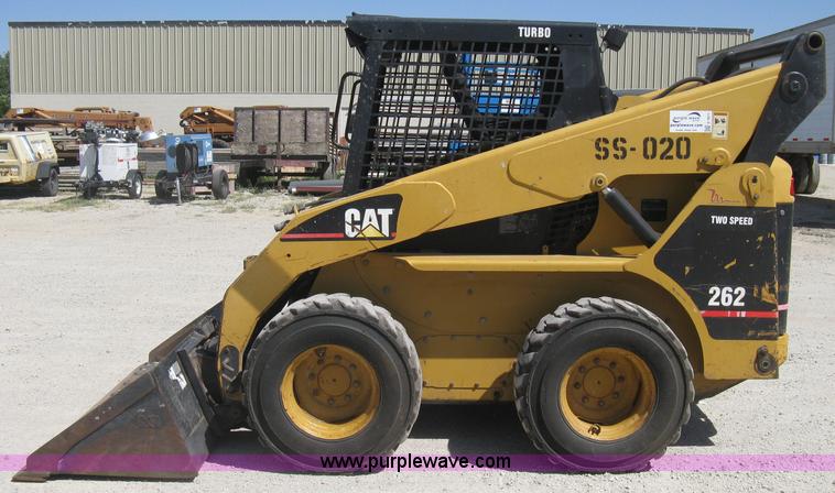 image for item E7871 2003 Caterpillar 262 skid steer