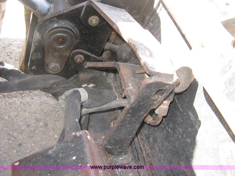 image for item E7871 2003 Caterpillar 262 skid steer