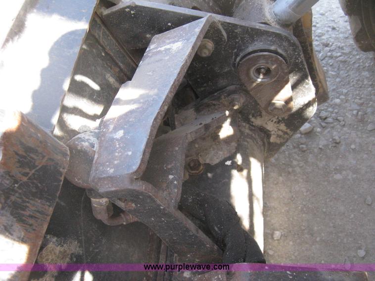 image for item E7871 2003 Caterpillar 262 skid steer