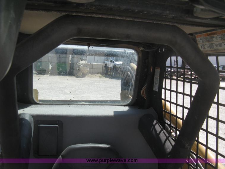 image for item E7871 2003 Caterpillar 262 skid steer