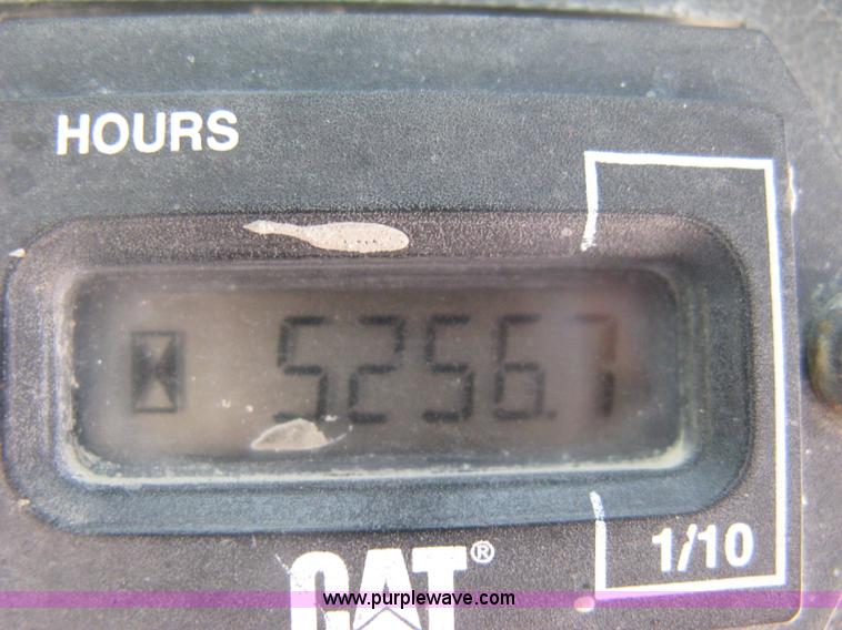 image for item E7871 2003 Caterpillar 262 skid steer