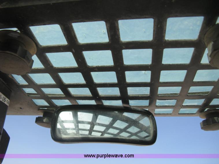 image for item E7871 2003 Caterpillar 262 skid steer