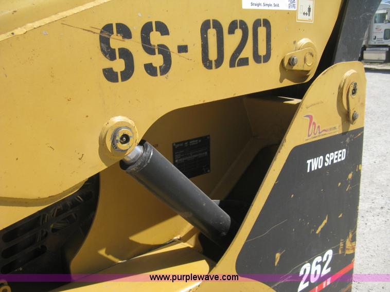 image for item E7871 2003 Caterpillar 262 skid steer