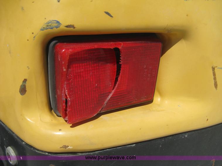 image for item E7871 2003 Caterpillar 262 skid steer