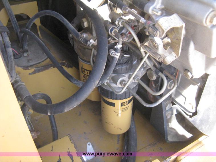 image for item E7871 2003 Caterpillar 262 skid steer