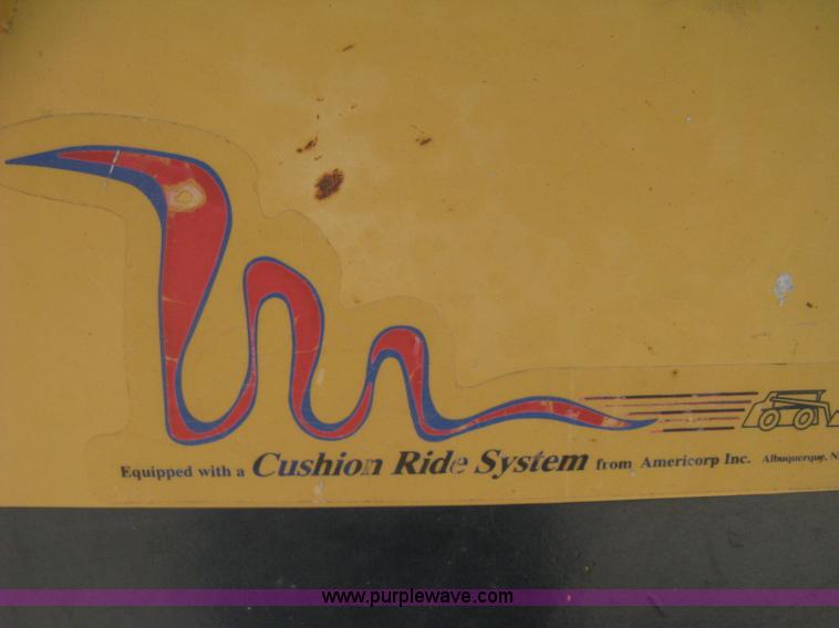 image for item E7871 2003 Caterpillar 262 skid steer