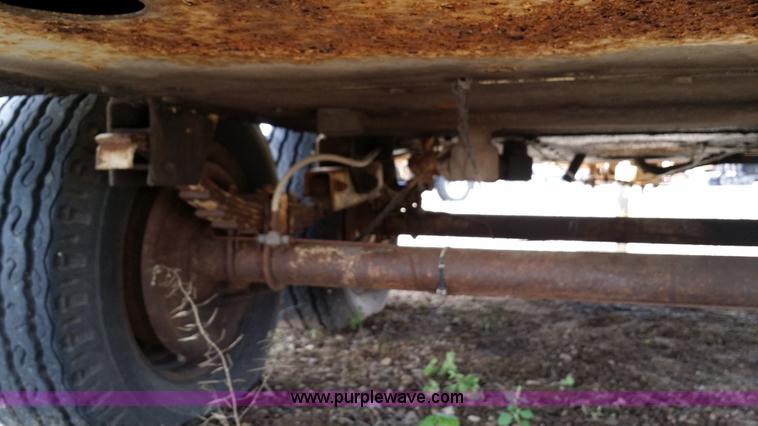 image for item E9000 1993 Ingersoll Rand 825 CFM air compressor