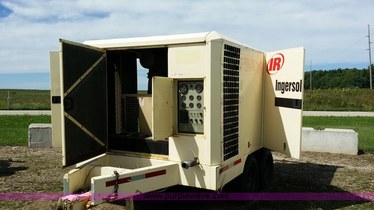 image for item E9000 1993 Ingersoll Rand 825 CFM air compressor