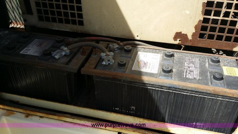 image for item E9000 1993 Ingersoll Rand 825 CFM air compressor