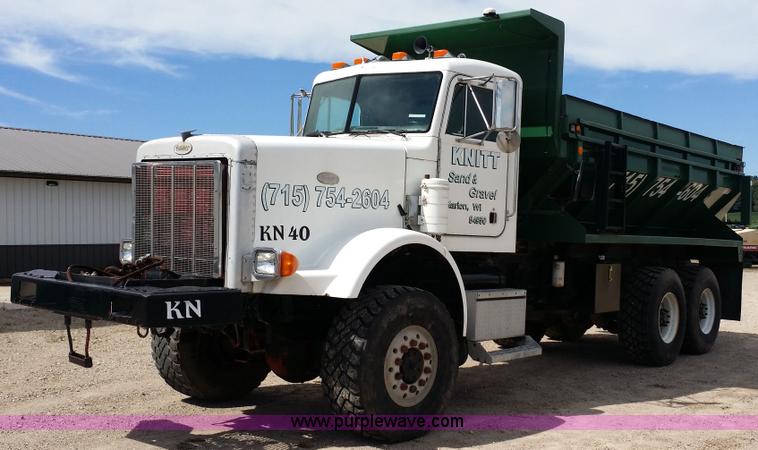 image for item E9001 1996 Peterbilt 357 spreader truck