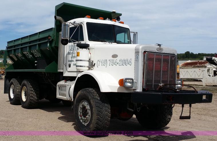 image for item E9001 1996 Peterbilt 357 spreader truck