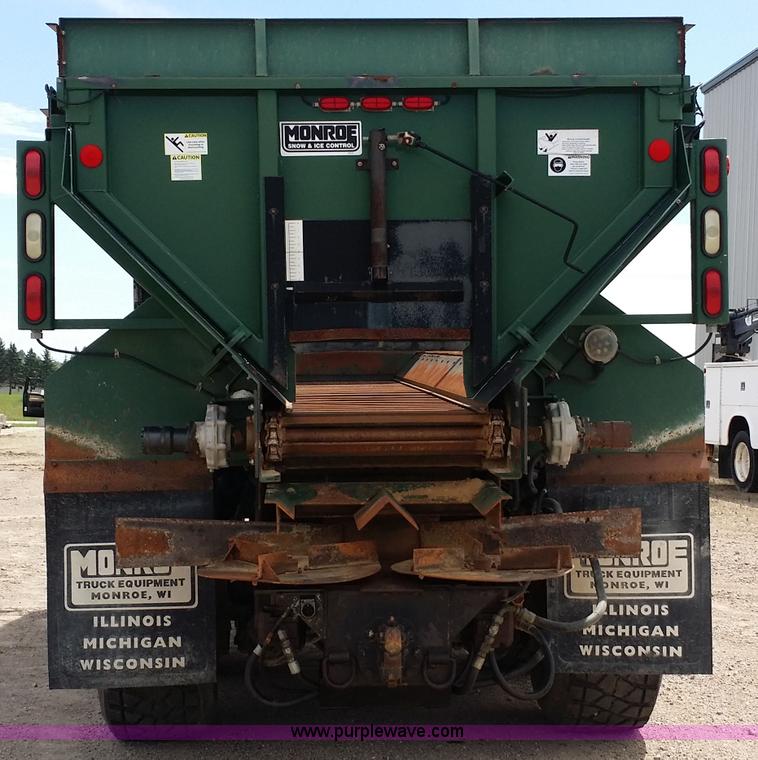 image for item E9001 1996 Peterbilt 357 spreader truck