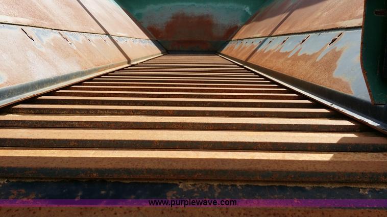 image for item E9001 1996 Peterbilt 357 spreader truck