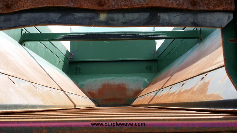 image for item E9001 1996 Peterbilt 357 spreader truck