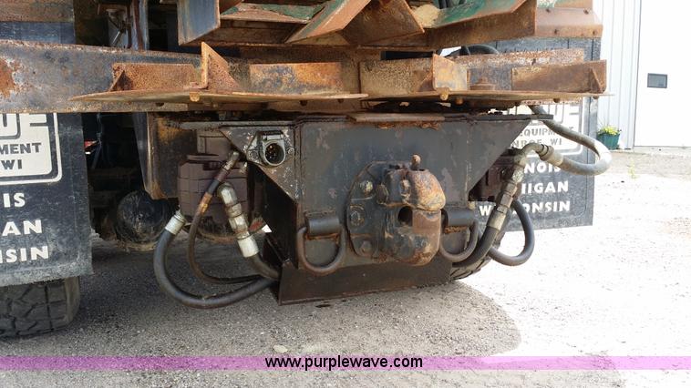 image for item E9001 1996 Peterbilt 357 spreader truck