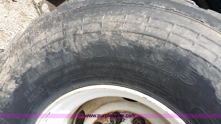 image for item E9001 1996 Peterbilt 357 spreader truck