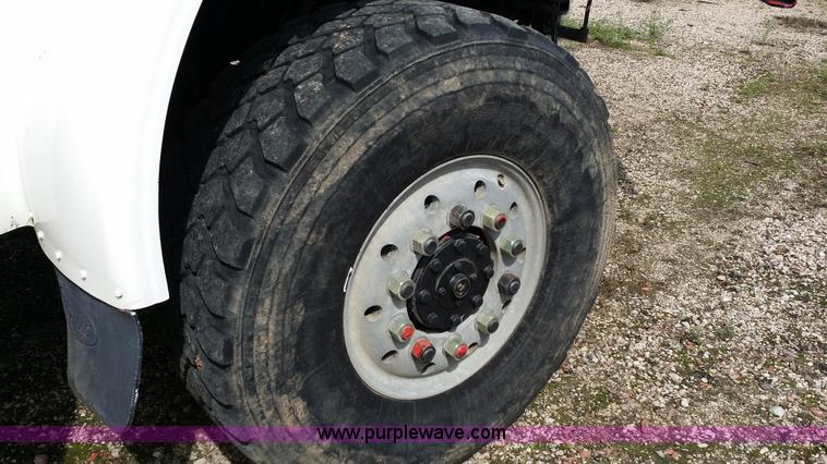 image for item E9001 1996 Peterbilt 357 spreader truck