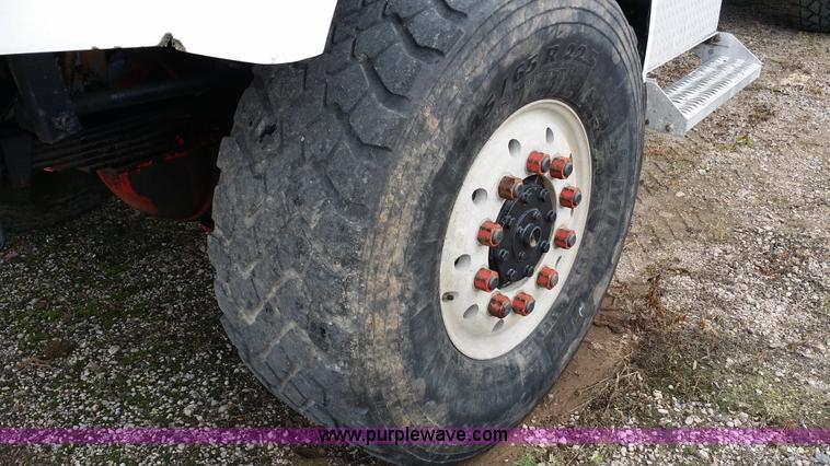 image for item E9001 1996 Peterbilt 357 spreader truck