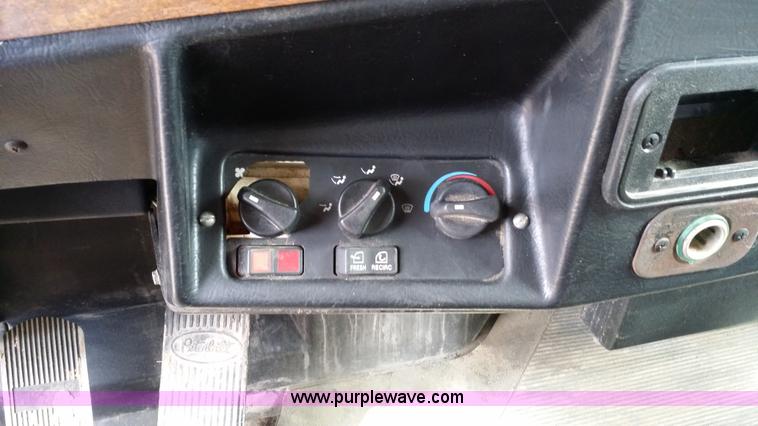 image for item E9001 1996 Peterbilt 357 spreader truck