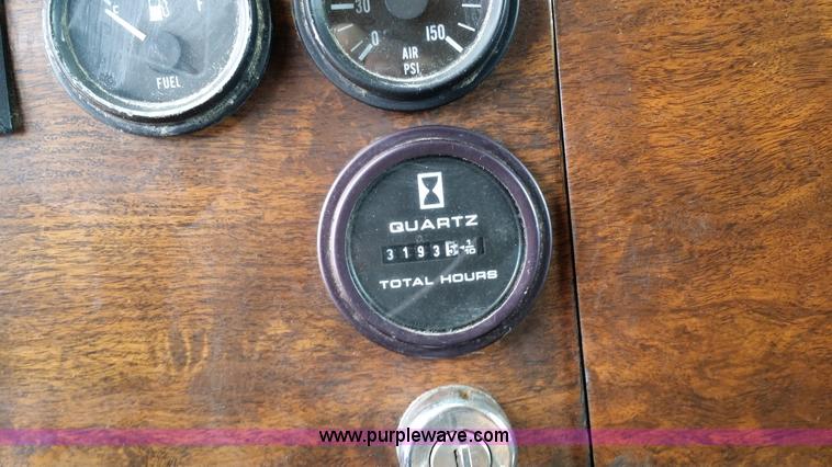 image for item E9001 1996 Peterbilt 357 spreader truck