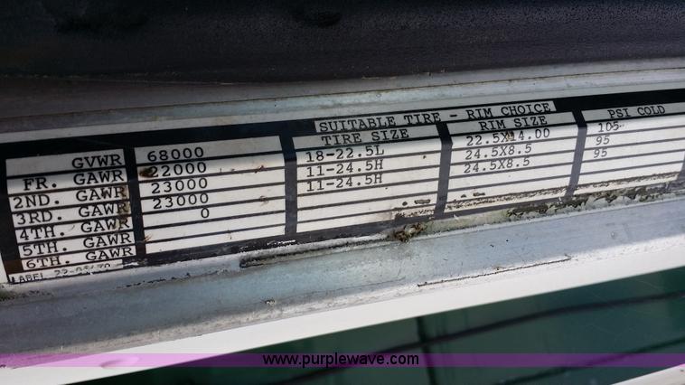 image for item E9001 1996 Peterbilt 357 spreader truck