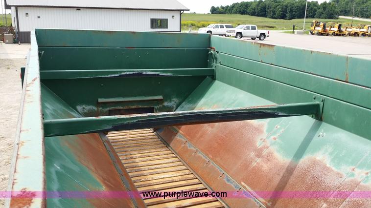 image for item E9001 1996 Peterbilt 357 spreader truck